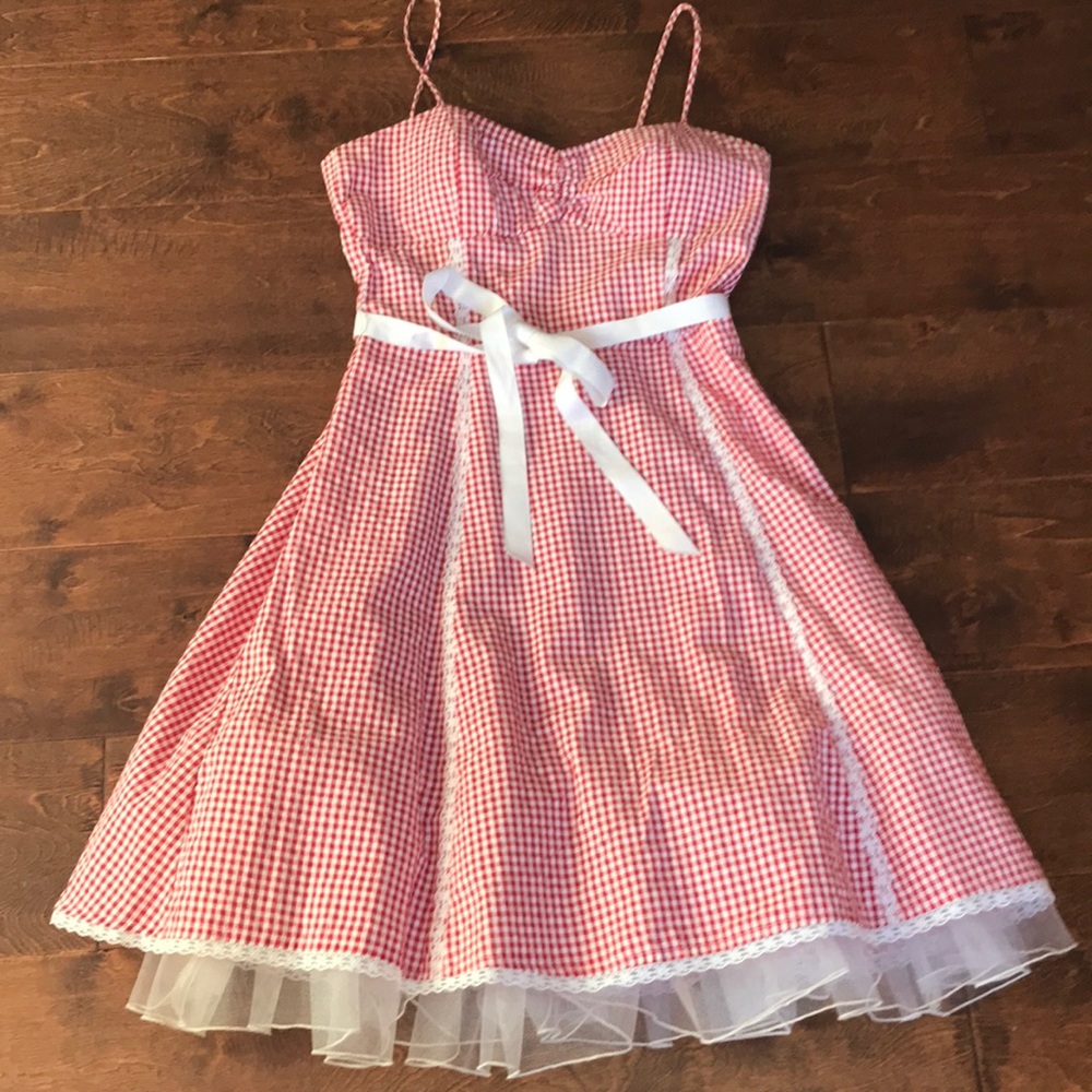 Adorable dress!